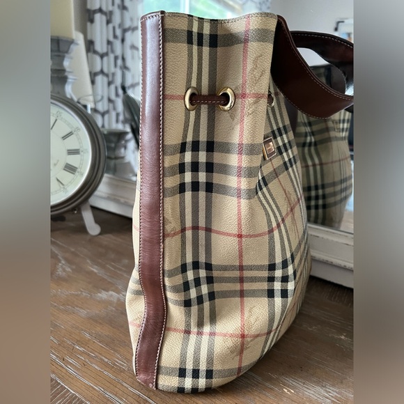 BURBERRY Vintage Haystack Plaid Hobo Bag - Picture 4 of 12